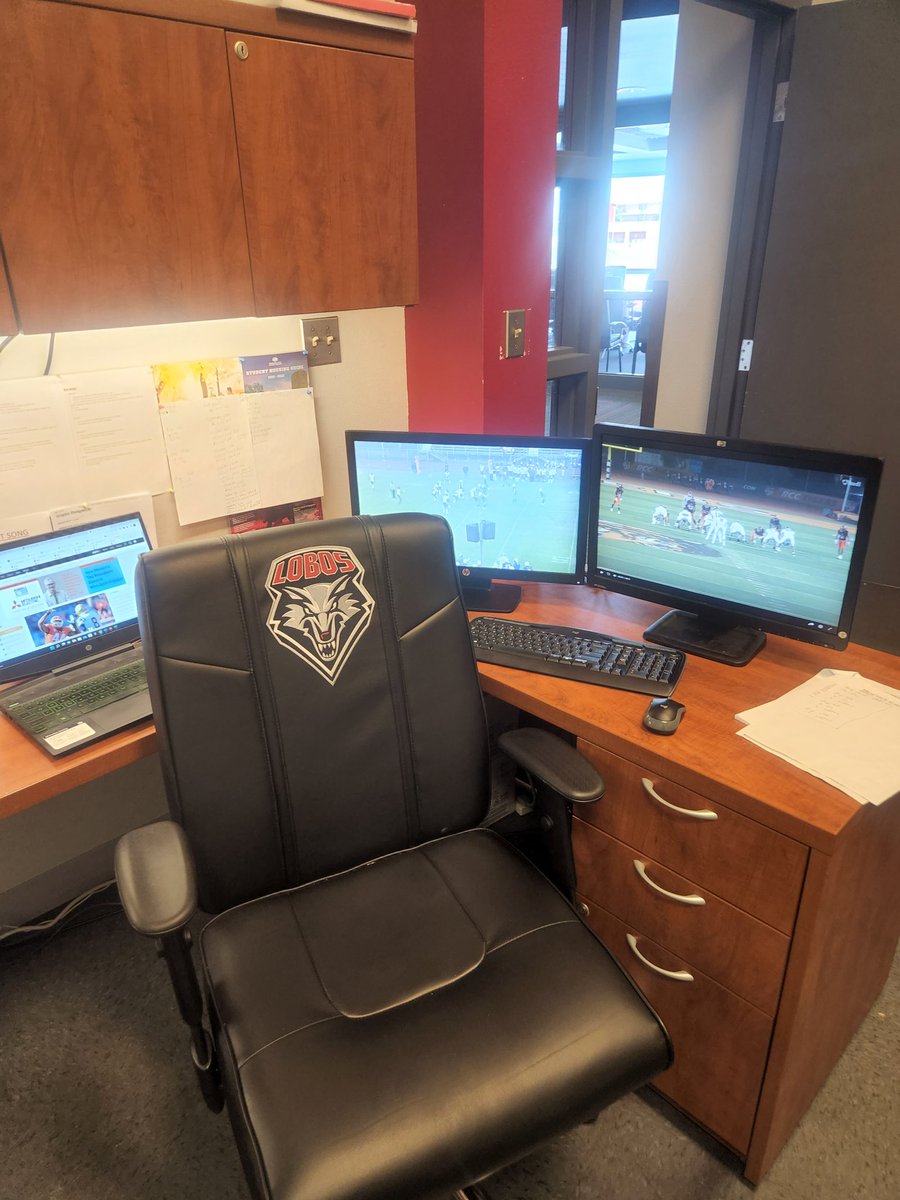 RECRUITING TIP #1
1. Best Clips First.
2. Film Length 3:30s - 5:00
3. Provide Contact Information in the beginning/ end of highlight