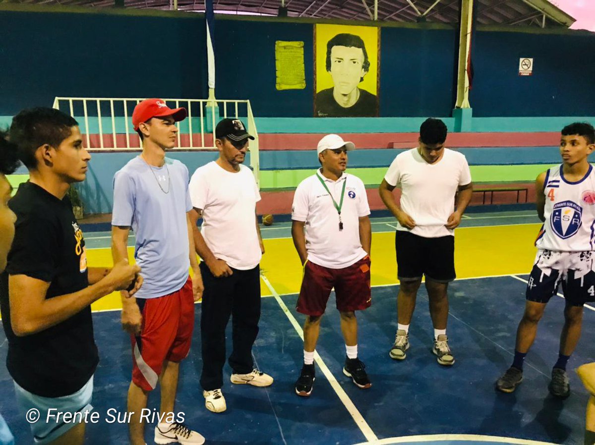WalterSaenz505's tweet photo. #FrenteSurRivas || 🏀⛹️Primera seción de entrenamiento del equipo de primera división Frente Sur Rivas, que disputara su 4ta edición en el Campeonato de Baloncesto "Carlos Ulloa in Memoriam. 

📍 Gimnasio Humberto Méndez Juárez.
#2023JuntosVamosAdelante #GobiernosLocalesNi https://t.co/U50CWiBS5g