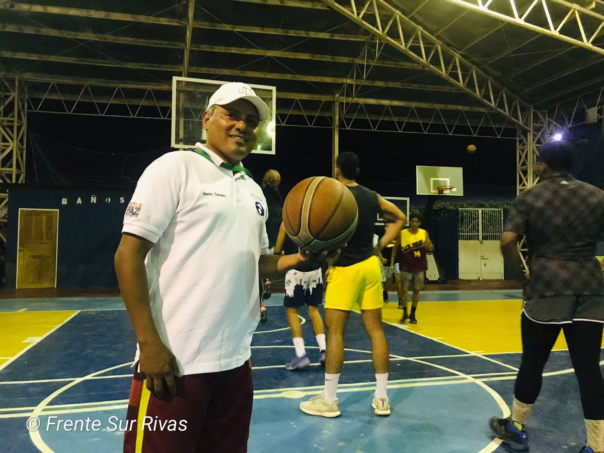 WalterSaenz505's tweet photo. #FrenteSurRivas || 🏀⛹️Primera seción de entrenamiento del equipo de primera división Frente Sur Rivas, que disputara su 4ta edición en el Campeonato de Baloncesto "Carlos Ulloa in Memoriam. 

📍 Gimnasio Humberto Méndez Juárez.
#2023JuntosVamosAdelante #GobiernosLocalesNi https://t.co/U50CWiBS5g