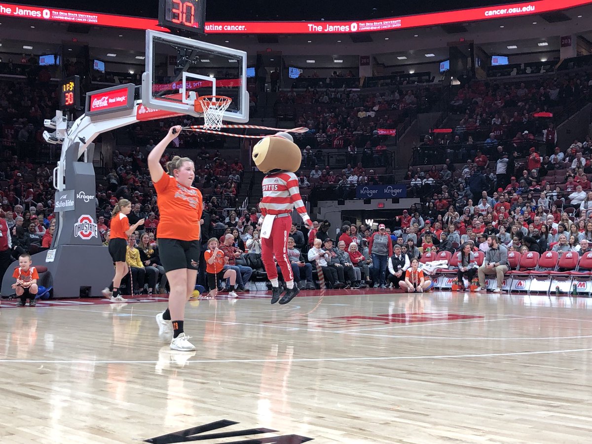 BrookJumpRopers's tweet photo. Brook Intermediate Jump Rope Team performing at The Ohio State Halftime#Wow#Go Colts#Go Buckeyes https://t.co/RMViwGJ7cW