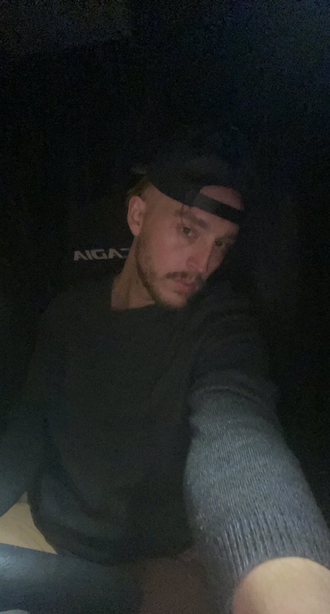 tysenoj's tweet photo. Trucker daddy vibes 🤠 🚛 https://t.co/YLaUXYnXu6