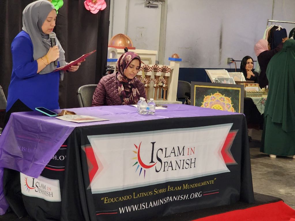 HOPECHC's tweet photo. HOPE Clinic had the opportunity to participate in the Health Fair Islam in Spanish (Masjid). We provided Covid-19 and Flu vaccine services to protect our community to keep them healthy and safe.
#hopeclinic #covid19 #vaccine #Islaminspanish #healthfair https://t.co/6b9KViZlqj