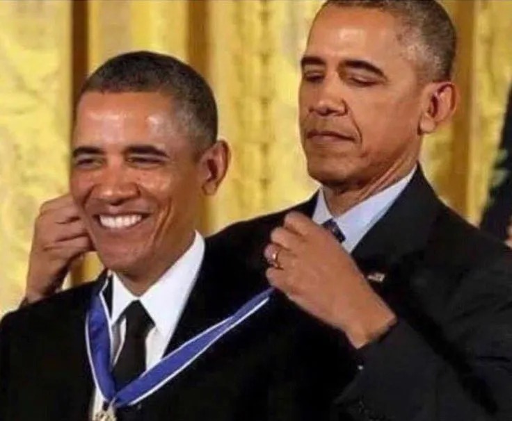 Hoy todos nosotros los CM's felicitándolos en este día del CM 💓

A todos los compañeros que día a día se comprometen con mejorar la escena desde la comunidad les mandamos un abrazo 🥳

#SeSuperior 🧬