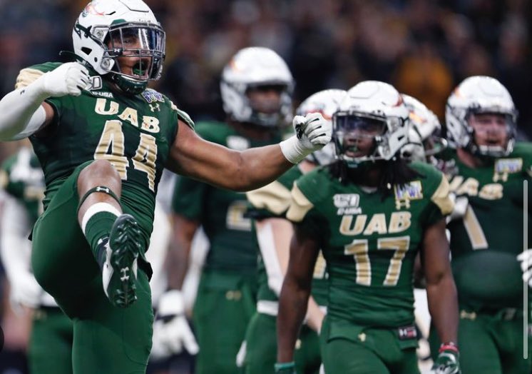 kj2official's tweet photo. Blessed to receive offer from UAB!!💚💛@CoachJTW @coach_TLindley @TrenchAcademy @KennethGilstrap https://t.co/6FvMDHDDIN