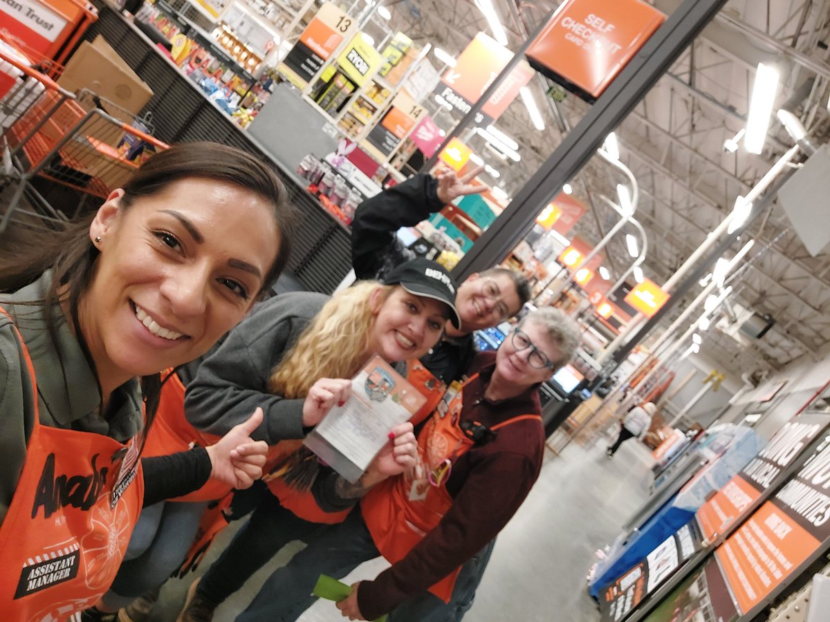 <a href="/larrylubinsky/">LarryLubinsky</a> @Masm8526 <a href="/markin_steven/">StevenMarkin@hd8526</a> @Sasm8526  Amazing job from Denise, Mitch, and Diane for achieving 32 credit cards in one day! 👏