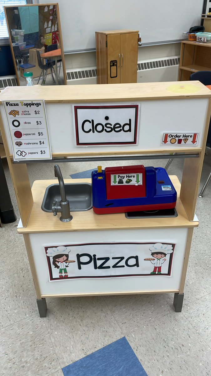 Weescientists's tweet photo. A student started taking orders and making pizza last week. They came into  our room and were surprised with a Pizza Shop. #followtheirlead #dramaticplay @cbe_earlylearn https://t.co/eiKaA5eWT0
