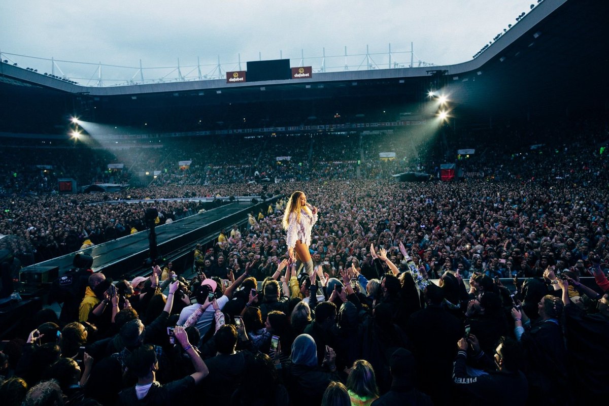 beyhivecombr's tweet photo. 🚨🚨

O anúncio da nova turnê da Beyoncé foi adiantado e deve sair já na próxima semana, entre os dias 30 e 31 desse mês. https://t.co/YGkjoz8jbt