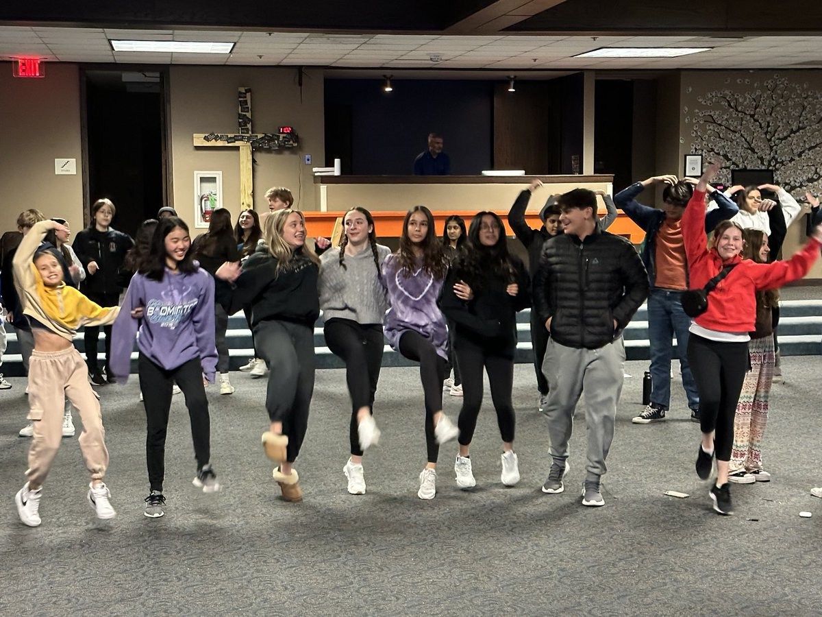 MsAngelillo_Art's tweet photo. 8th Grade Liferide Retreat - Class of 2023! 🙂 #D53Cares https://t.co/a3SI8LQgTO