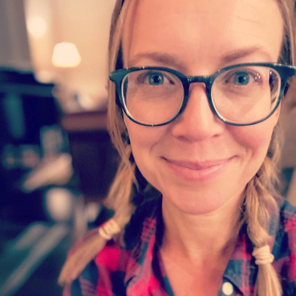 BookofShame1's tweet photo. Heidi Serwer – ‘Palm Tree On The Drywall’ Chicago-based artist Heidi Serwer has released the magnificent indie-folk EP, ‘Palm Tree On The Drywall’ today, 18th February 2022. ‘Anything Else, But’ opens the EP to a delica...  https://t.co/lhfupZSL8A https://t.co/VHjHPaEJKs