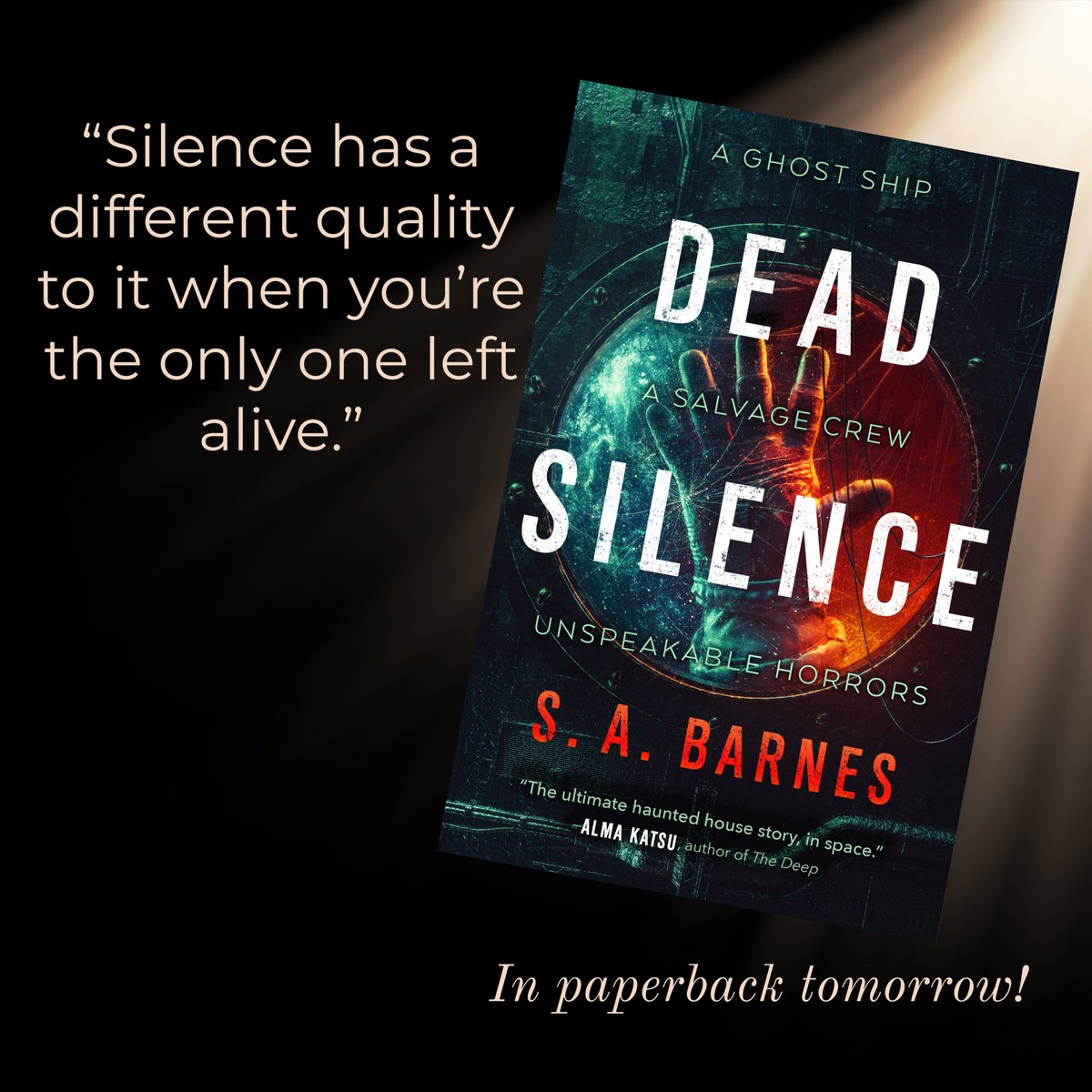 StaceyKade's tweet image. DEAD SILENCE out in paperback tomorrow! ❤️

#spacehorror #scifihorror #EventHorizon #ghostship