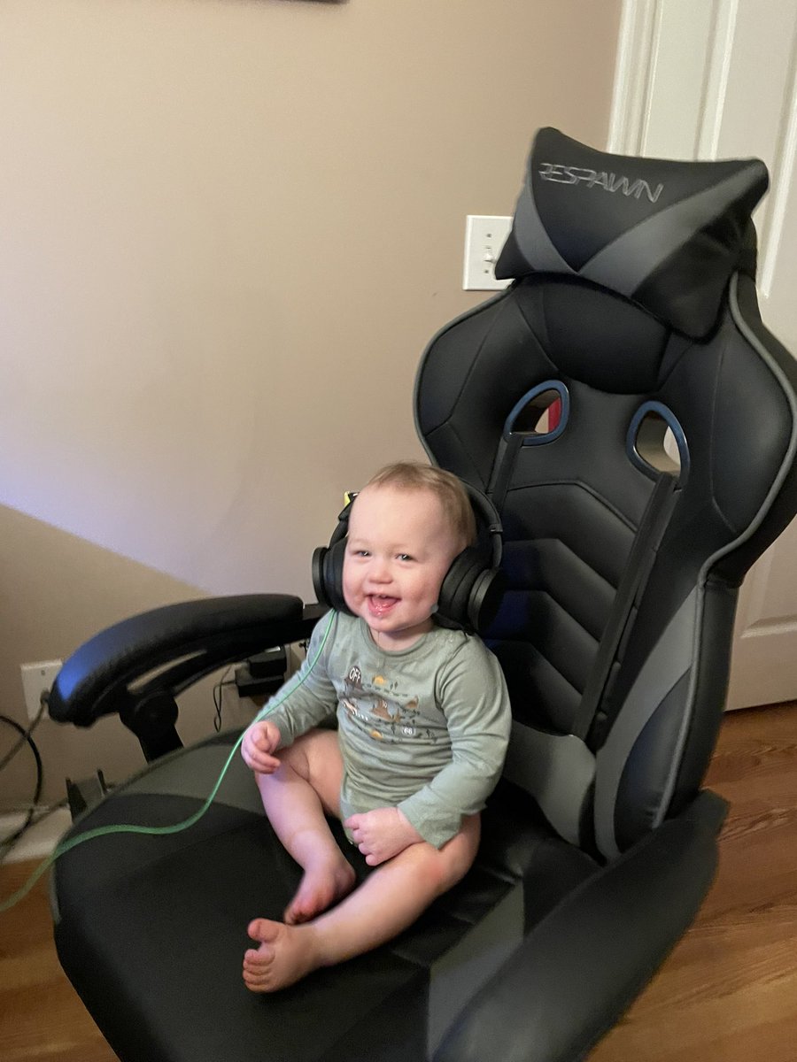 My baby boy is walking now and he’s the best and I love being a dad💙
