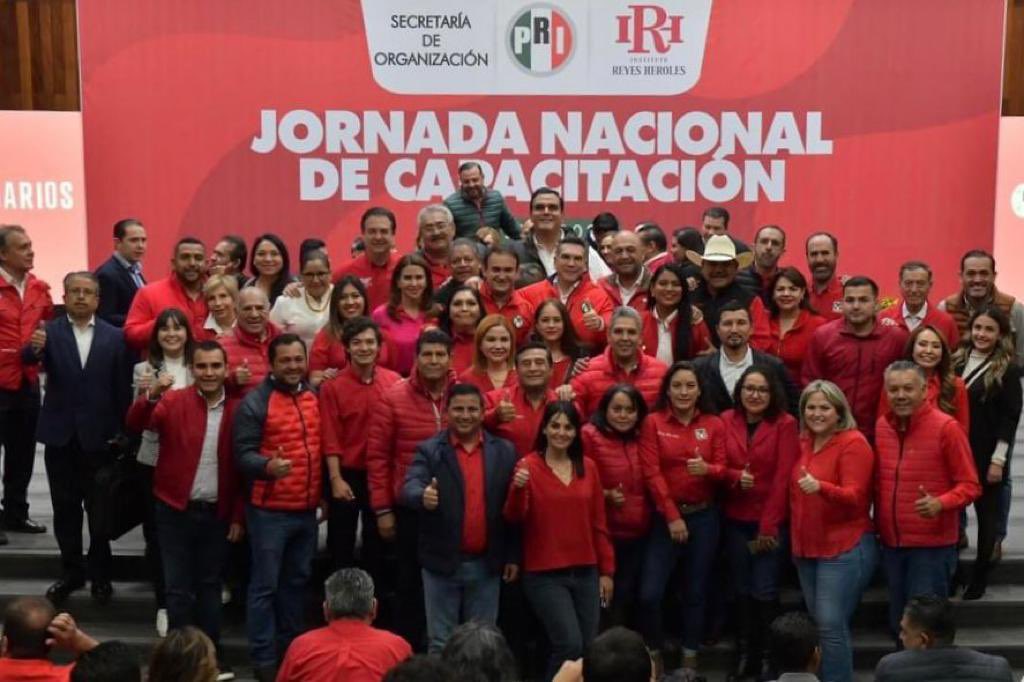 tereso_medina's tweet photo. Asistí a la Jornada Nacional de Capacitación, en el @PRI_Nacional, donde se hicieron presente grandes representantes del priismo de diferentes entidades, acompañando a nuestro Presidente Nacional @AlitoMorenoC. https://t.co/pjLNKQlFAv