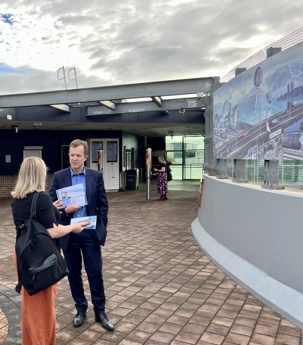 MarkSpeakman's tweet photo. Out and about meeting constituents over the last week at shopping centres and train stations at #Cronulla, #Woolooware, #Caringbah, #Gymea and #Kirrawee. https://t.co/8zc3q7A6Bm