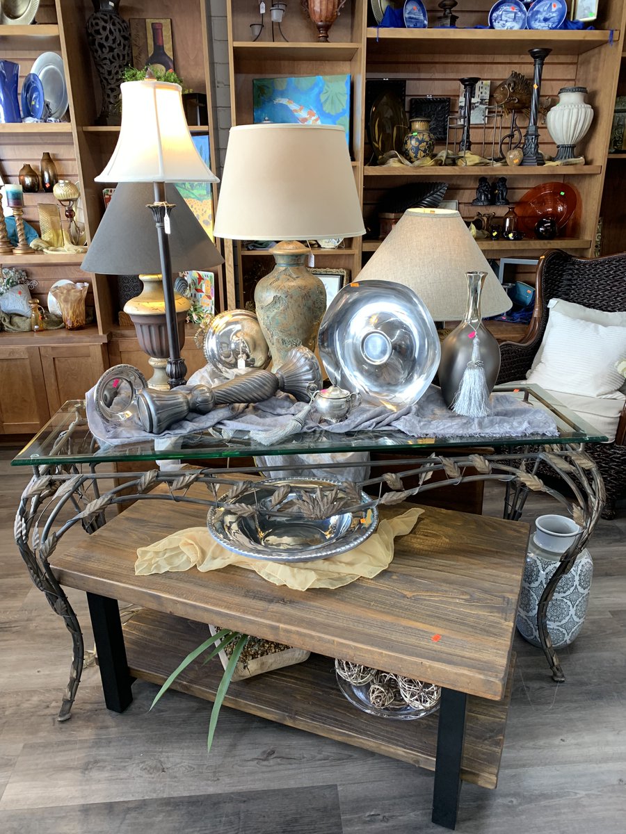 ALCVThriftShop's tweet photo. ❇️ Bargain Box Thrift Store Specials 1/24-1/28
❇️ Open Tuesday thru Saturday, 1-4pm

$1.00 for Purple Tagged Clothing (excludes Boutique) &amp; Hot Pink Stickered Items
2️⃣5️⃣% off Jackets &amp; Sweaters
2️⃣5️⃣% off Artwork

#localthriftstore https://t.co/BOAjxaaVAZ