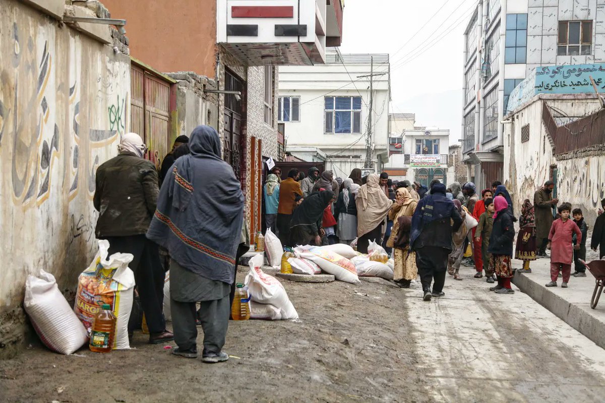 bayatfoundation's tweet photo. As part of our annual Winter Aid Drive, Bayat Foundation distributed flour, rice, and oil to 162 destitute families in the 9th District of Kabul City. https://t.co/GRnzRRkcGz