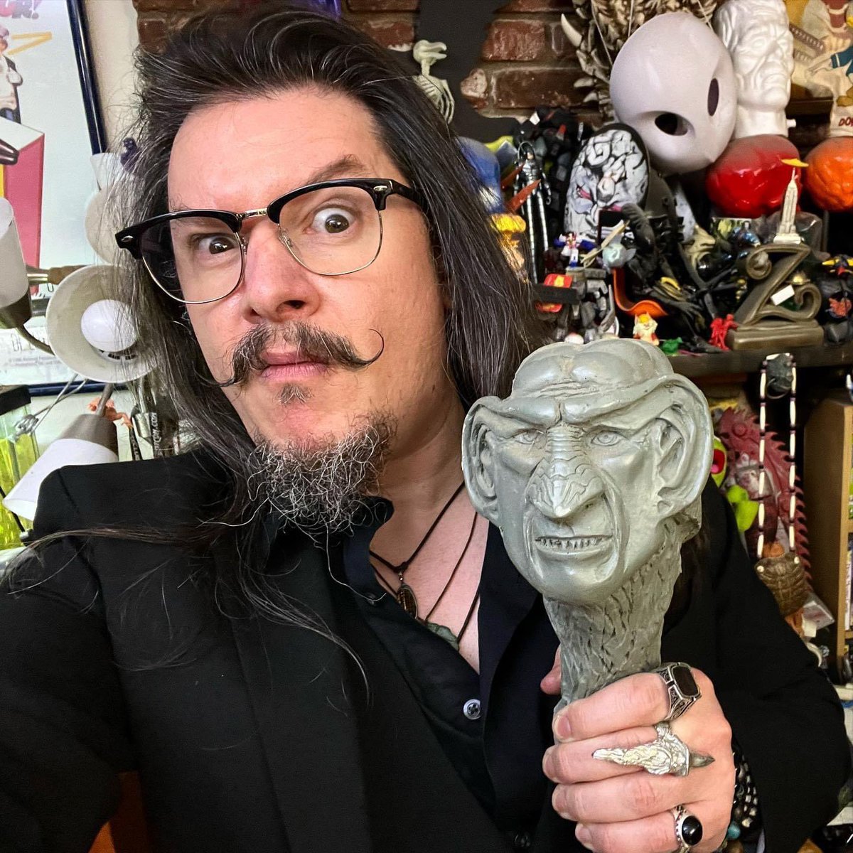 FrankTodaroVO's tweet photo. GRAND NAGUS FRANK!
An unpainted original “Nagal staff”production prop made for #StarTrekDS9 belonging to my good buddy @scottzillner
Now where’s my Hupyrian beetle snuff?!
#GrandNagus #Ferengi #StarTrek #DS9 #ArminShimerman #WallaceShawn #Quark #Zek #Rom #Ishka #Brunt #Moogie https://t.co/SgB1k1hV8G