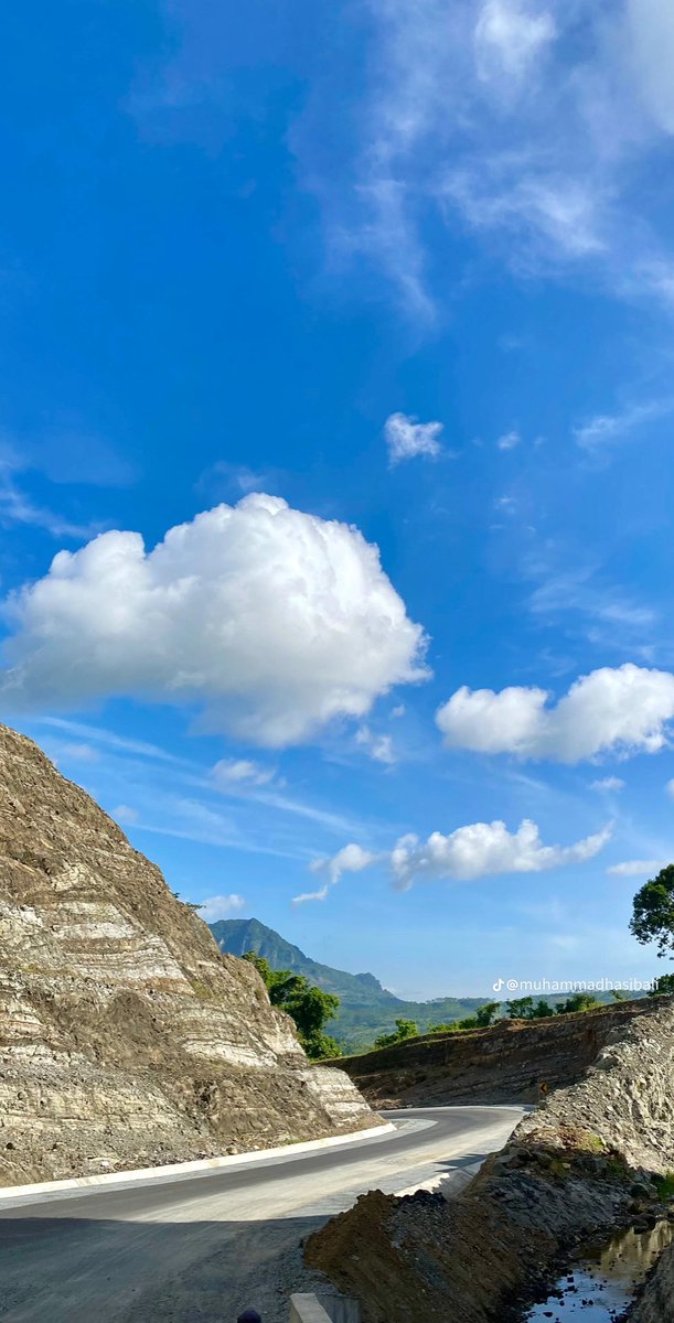 sukakestehmanis's tweet photo. bali nya jawa timur, masyaAllah😍🏞️🏝️
cr : tiktok https://t.co/Vmzn6JyImL