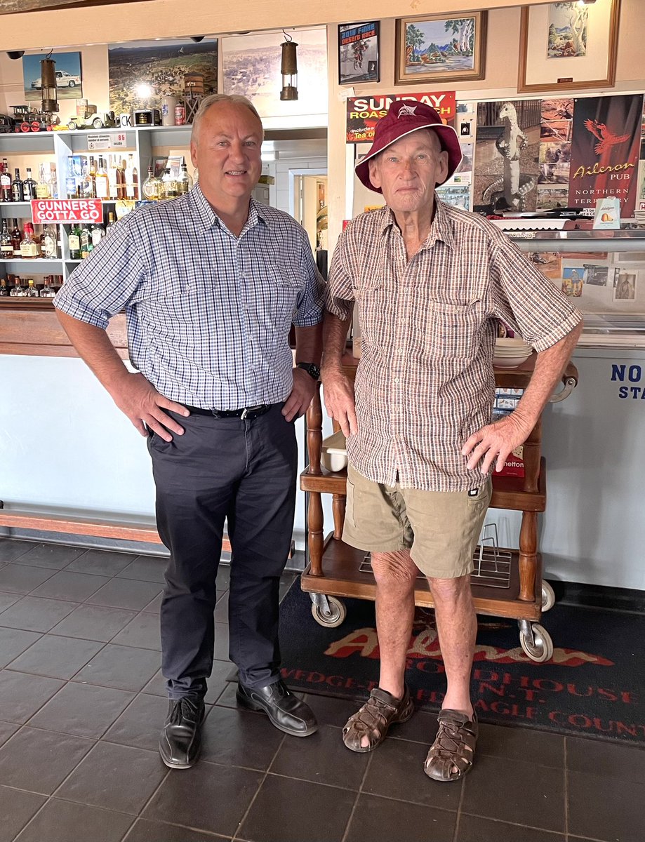 SteveEdgoMLA's tweet photo. Great catching up with #GregDick at the #Aileron Roadhouse.
Business is very quiet at this time of the year so please consider an overnight stay or drop in and purchase a cold drink and a meal.
Thanks to Greg and the staff for the work you are all doing. https://t.co/vz3bjlLtLI