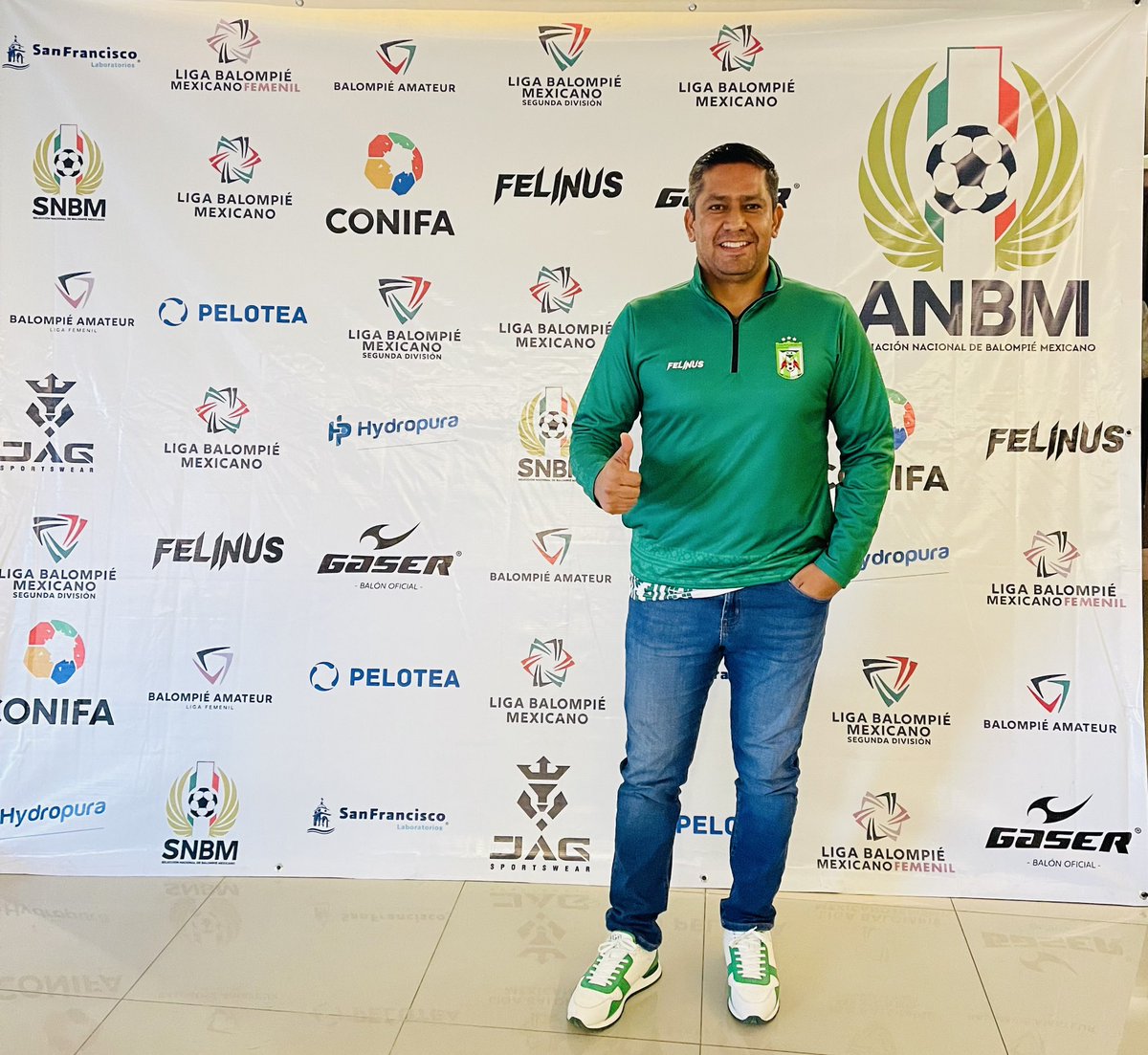 JosMaraRamrez9's tweet photo. Terminó la reunión de la LBM 🙌🏽
El inicio del torneo es el próximo 11 de febrero del 2023 😁

Grupo 1 
1.-Industriales de Naucalpan.
2.-RED
3.-Neza FC.
4.-Toros México.
5.-Lobos MX

Grupo 2 
1.- Condor FC
2.-Mezcaleros de Oaxaca 
3.-EFIX
4.-Inter Ixtapaluca.
5.-Chapulineros Oax. https://t.co/83piOr1QbQ