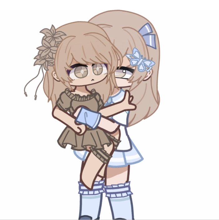 Lisbeth59496347's tweet photo. My two ocs that I made. ( The little one is from the future while the other one who is the oldest is from the past ) https://t.co/uLcCLl1NEk