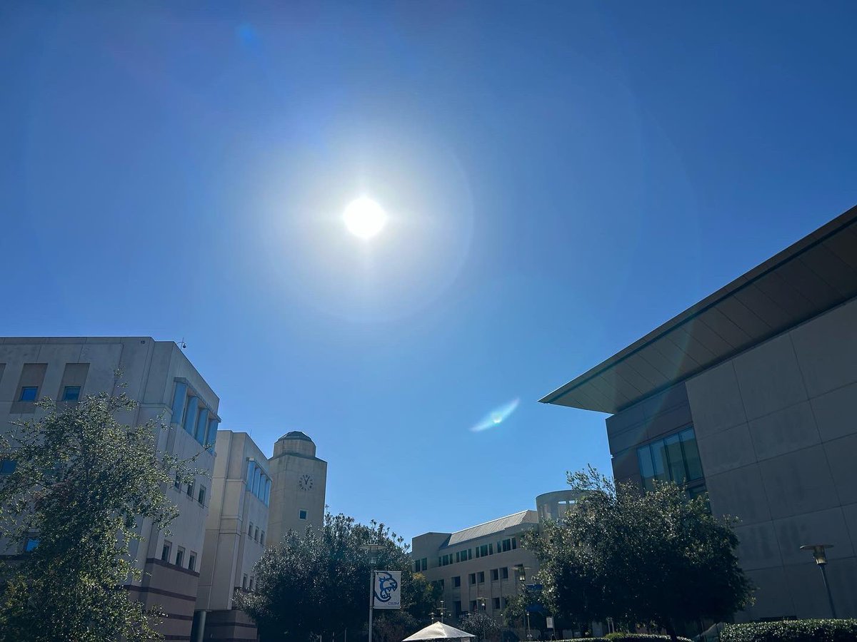 HistoryCSUSM's tweet image. Happy first day of the semester! ☀️
