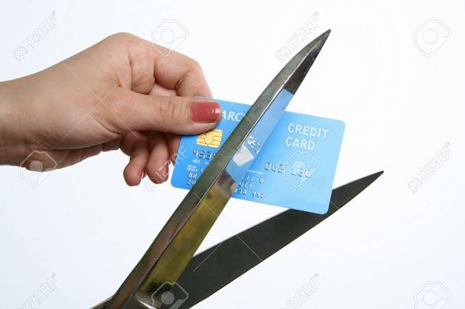 kikopangilinan's tweet photo. Hello 36 percent,
Goodbye credit card.

*BSP raises interest cap on credit card transactions to 3% PER month*
The Bangko Sentral ng Pilipinas has raised the interest cap on credit card transactions to 3 percent a month or 36 percent a year.
https://t.co/eSzIaRRG4Q https://t.co/d5tku2jOnv