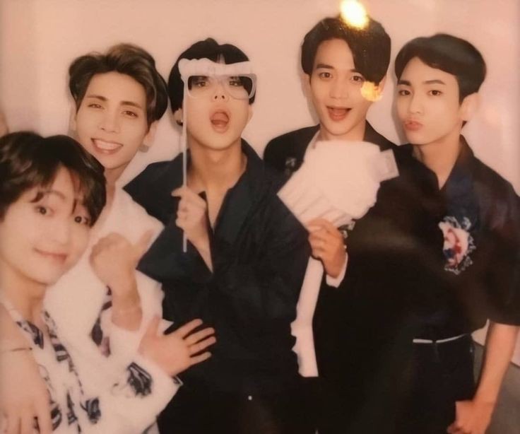 jonghyunpoems's tweet photo. i do everything to protect my five boys https://t.co/3ENZYRh7wR