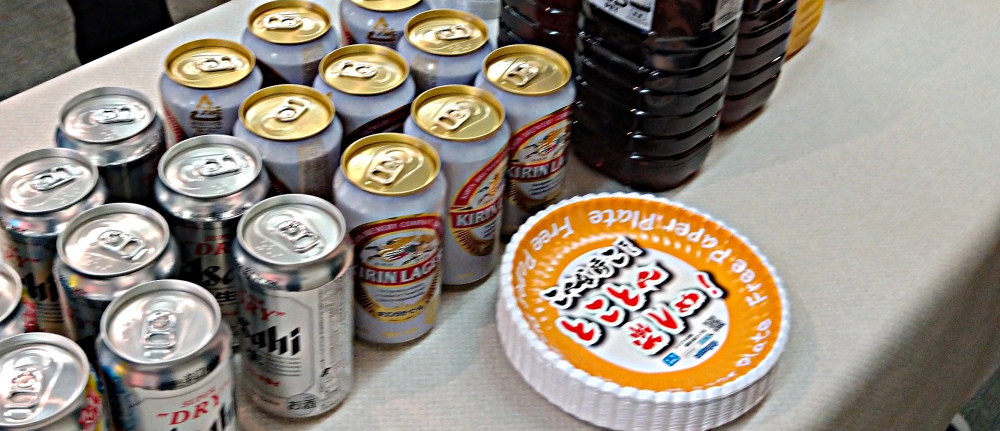 sanwapap's tweet photo. 「椅子貼り資材日本一！」シンコー株式会社さまの新年会で当社のフリー紙皿（https://t.co/Eda6HAtzc2）をご利用頂きました！
当社の「フリー紙皿」についてはツリーへ！

#紙皿　#イベントに無償提供しています https://t.co/doxKmi9drk