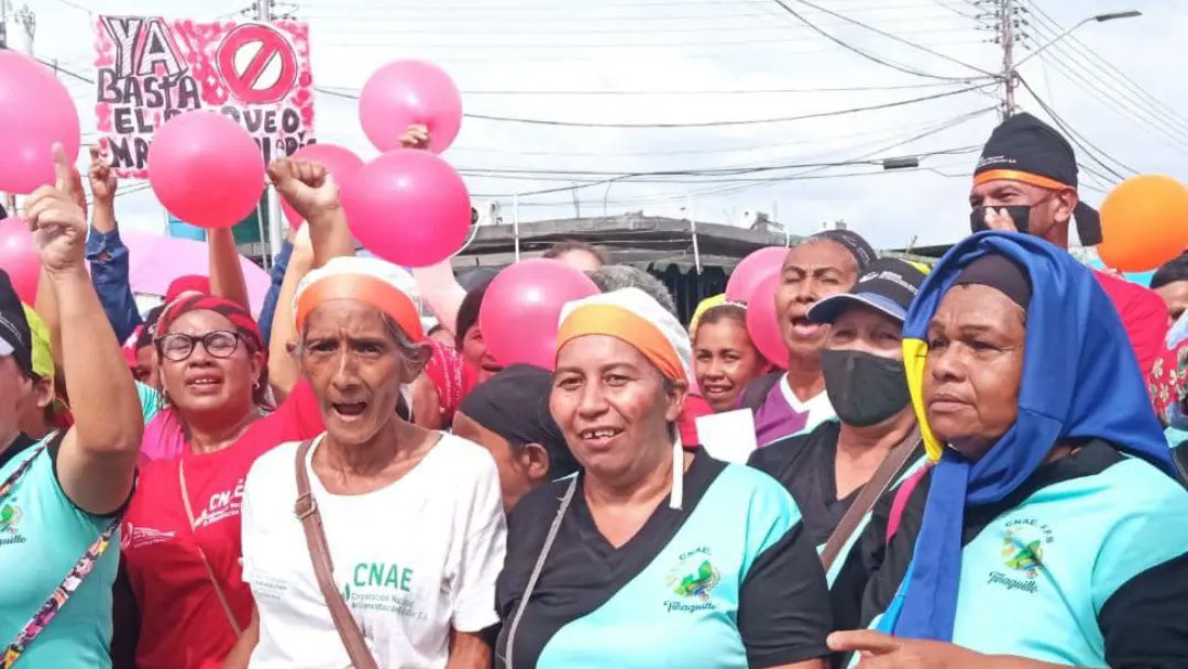 cnaecojedes2021's tweet photo. #23Ene

El FFB y la CNAE Cojedes presentes en apoyo a la gran Marcha Anti Imperialista para decirle No al bloqueo y No a la sanciones que le tienen a nuestra Venezuela.
#NoMásSanciones
#NoMásBloqueo

#SomosCnaeCojedes @NicolasMaduro @_LaAvanzadora @pedrodiazg59 
@cnaeoficial https://t.co/KElxupibuu