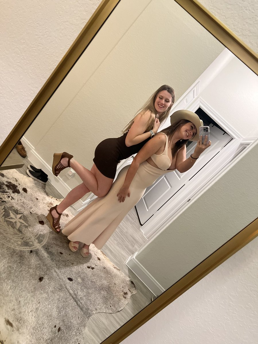 KayJetshadow's tweet photo. Why we so cute?🤭 https://t.co/YvHgcdZNtw