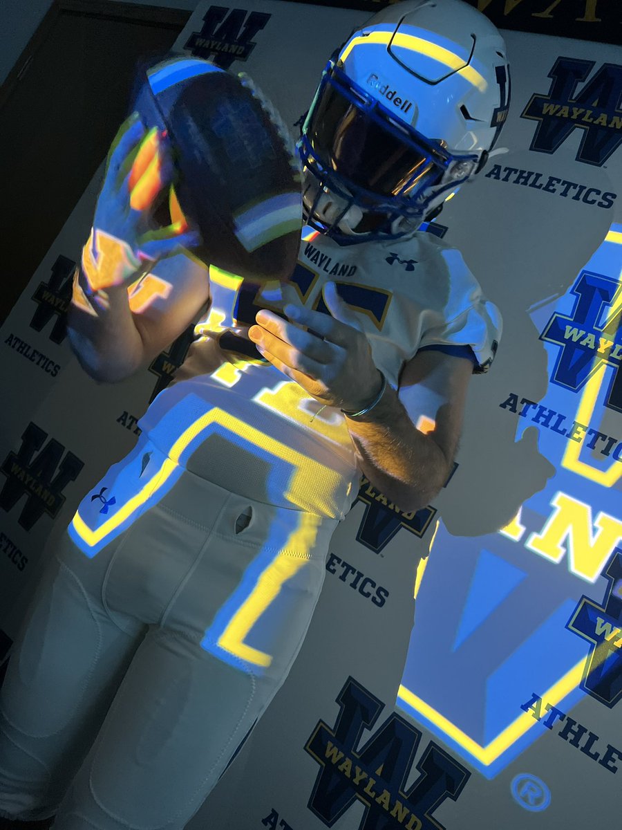 Miller_Time07's tweet photo. Thank you for an amazing visit @WBU_Bradford and @Coach68Hinojos. I’m 100% Committed to @WBUFootball. #goneers https://t.co/OzhWMaLNVa