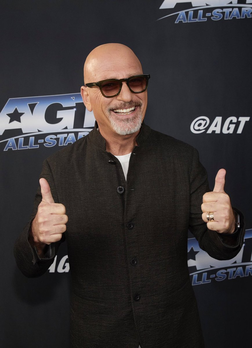 badlydrawnhowie's tweet photo. still a #FANdel 👨🏻🦲👍🏻 @howiemandel @AGT #AGTAllStars https://t.co/4EDdk7RgvL