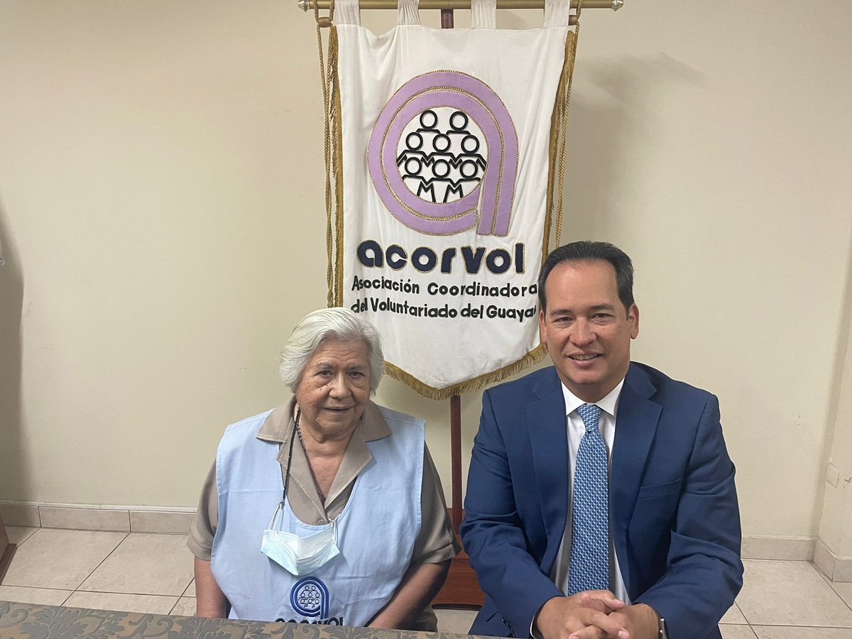 Reunión de trabajo en Acorvol, con el fin de analizar proyecto de Ley para la Acción Voluntaria, que se tramita actualmente en Asamblea Nacional.