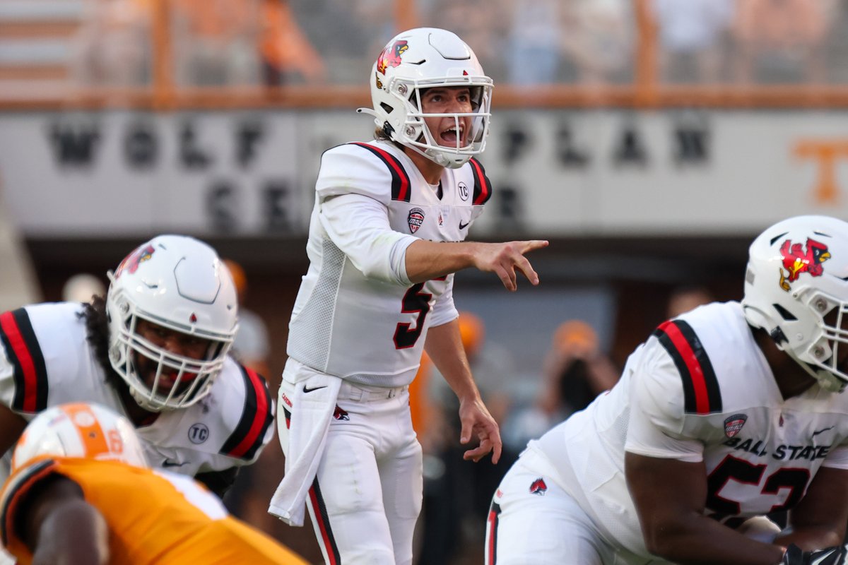 Matthew Stevens (@matthewcstevens) on Twitter photo #ICYMI: Fmr. Ball State QB John Paddock transfers to <a href="/IlliniFootball/">Illinois Football</a> to continue family's #Illini legacy
B& W photo from <a href="/IlliniAthletics/">Illinois Athletics</a> archives of Robert C. Wright (Paddock's great grandfather), John Wright Sr. (grandfather) & John Wright Jr. (uncle)
illiniguys.com/fmr-ball-state… #ICYMI: Fmr. Ball State QB John Paddock transfers to <a href="/IlliniFootball/">Illinois Football</a> to continue family's #Illini legacy
B& W photo from <a href="/IlliniAthletics/">Illinois Athletics</a> archives of Robert C. Wright (Paddock's great grandfather), John Wright Sr. (grandfather) & John Wright Jr. (uncle)
illiniguys.com/fmr-ball-state…