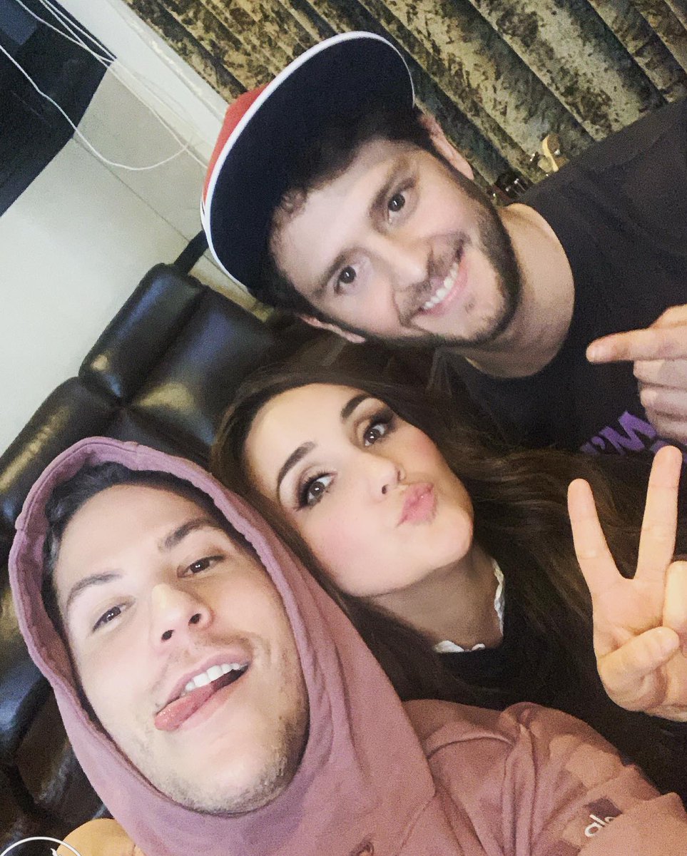 PerfilUckermann's tweet photo. #FotoNueva: @christopheruck com Christian e Dulce https://t.co/P6kpsMsbZR