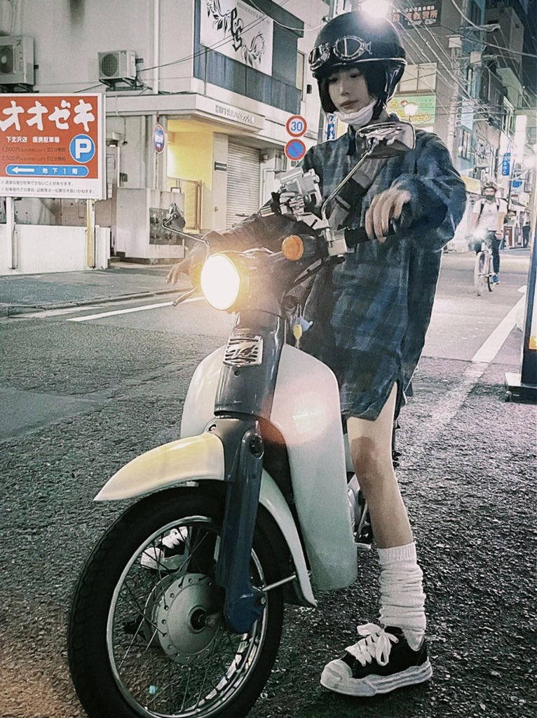 ano_jp's tweet photo. #バイク乗りとして自己紹介 

名前：あの
性別：🚺
年齢：24歳
身長：166㌢
住み：神奈川県
愛車：リトルカブ、S1000RR
一言：ちゅ、多様性

#バイク乗りと繋がりたい 
#バイク好きと繋がりたい
#バイク女子 https://t.co/MJZtkQjCvf