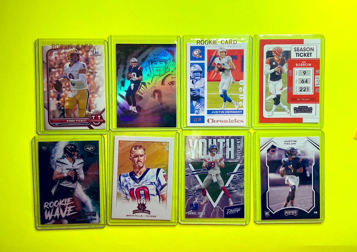 Giving away this lil QB lot!🏈

All you have to do is: 
•Like &amp; Retweet
•Follow <a href="/enjoythehobby/">Alex 🏀⚡️</a> 

Winner drawn Jan. 26 at 7pm (central time)