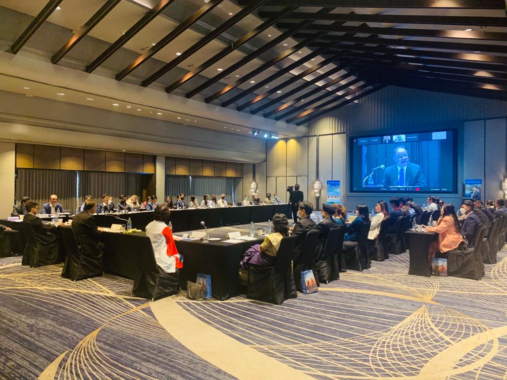 IndiainThailand's tweet photo. Ambassador Nagesh Singh chaired the India-Thailand Buyer-Seller Meet organised by Embassy in association with #CAPEXIL. The Meet was attended by several companies from ceramics, glass, rubber and paper sectors from 🇮🇳🇹🇭 and Indian companies made product presentations. https://t.co/QdT6R3dd0O