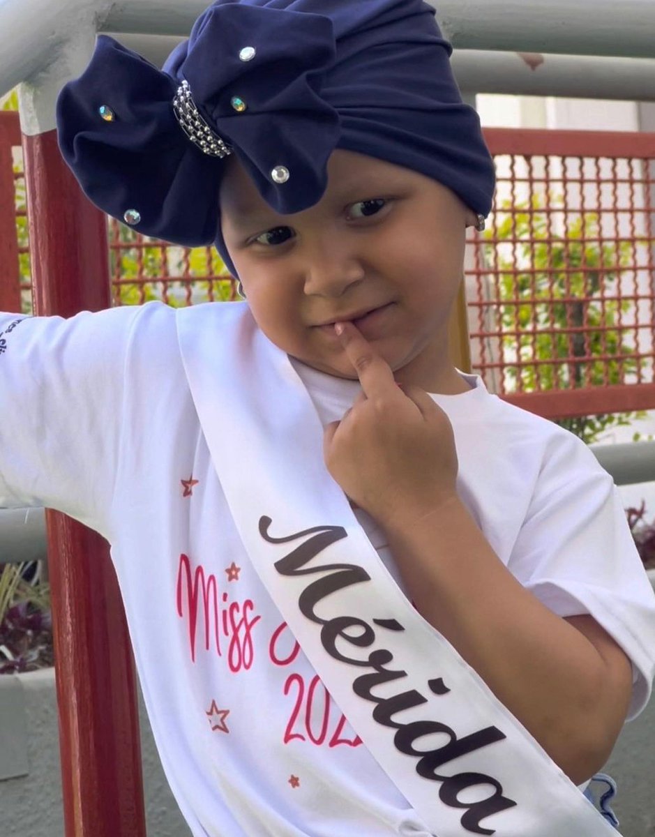 Victoria tiene 3 años, tiene un rabdiomiosarcoma en su piernita, ha sido operada 3 veces, su papá no tiene trabajo y ya la familia no puede seguir ayudándolo, por eso crearon esta campaña ya que son muchos gastos. Ella está en espera para radioterapia cuando paguemos la de Dhylam