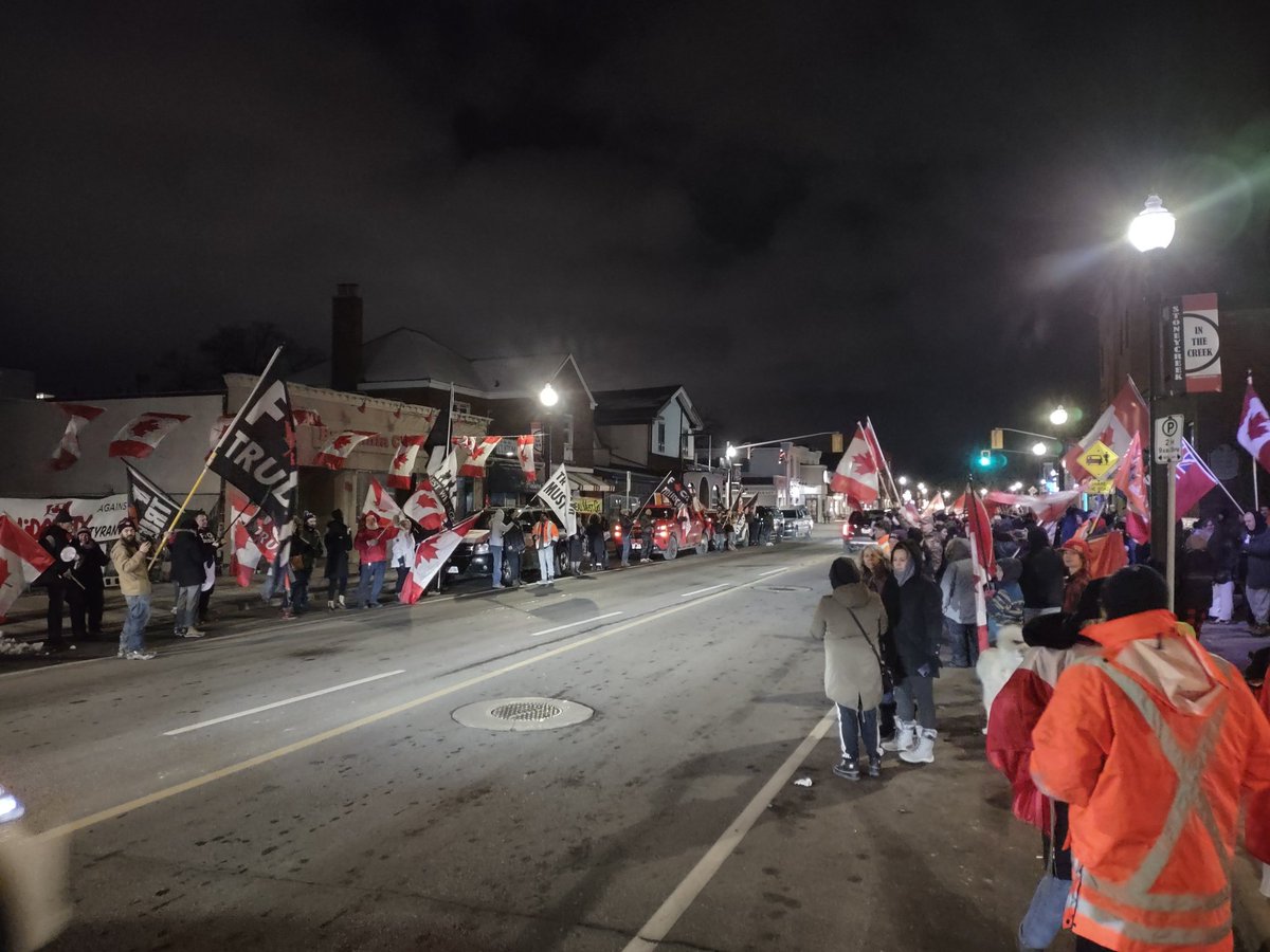 EldonJackson8's tweet photo. Went to meet @JustinTrudeau because he was supposed to be at the Legion in Stoney Creek tonight.

For some reason, he didn't show up. https://t.co/rappy9TTKU