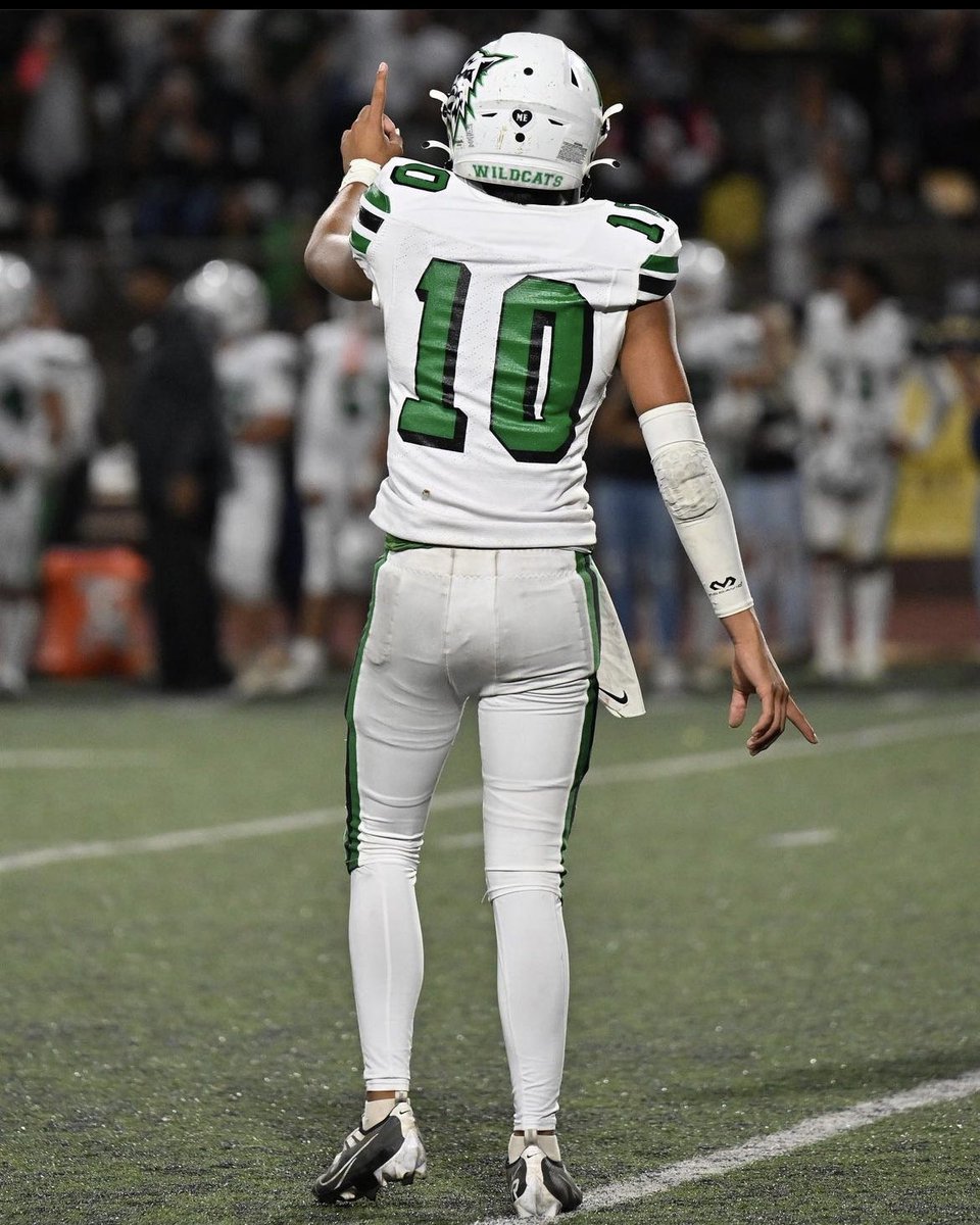 AlohaYAthletics's tweet photo. Recruiter Cheat Sheet Hawaii

Top Aloha Youth QBs Heading into 2023 Season (No Particular Order) 
•
Jaron Sagapolutele, CAMP
@JaronKeawe 
•
Kini McMillan, MIL
@kinimcmillan 
•
Tama Amisone, KAP
@TamaAmisone 
•
Keoki Alani, KONA
@AlaniKeoki 
•
Ezekiel Olie, AIEA
@EzekielOlie https://t.co/A7vsqh3Pqy