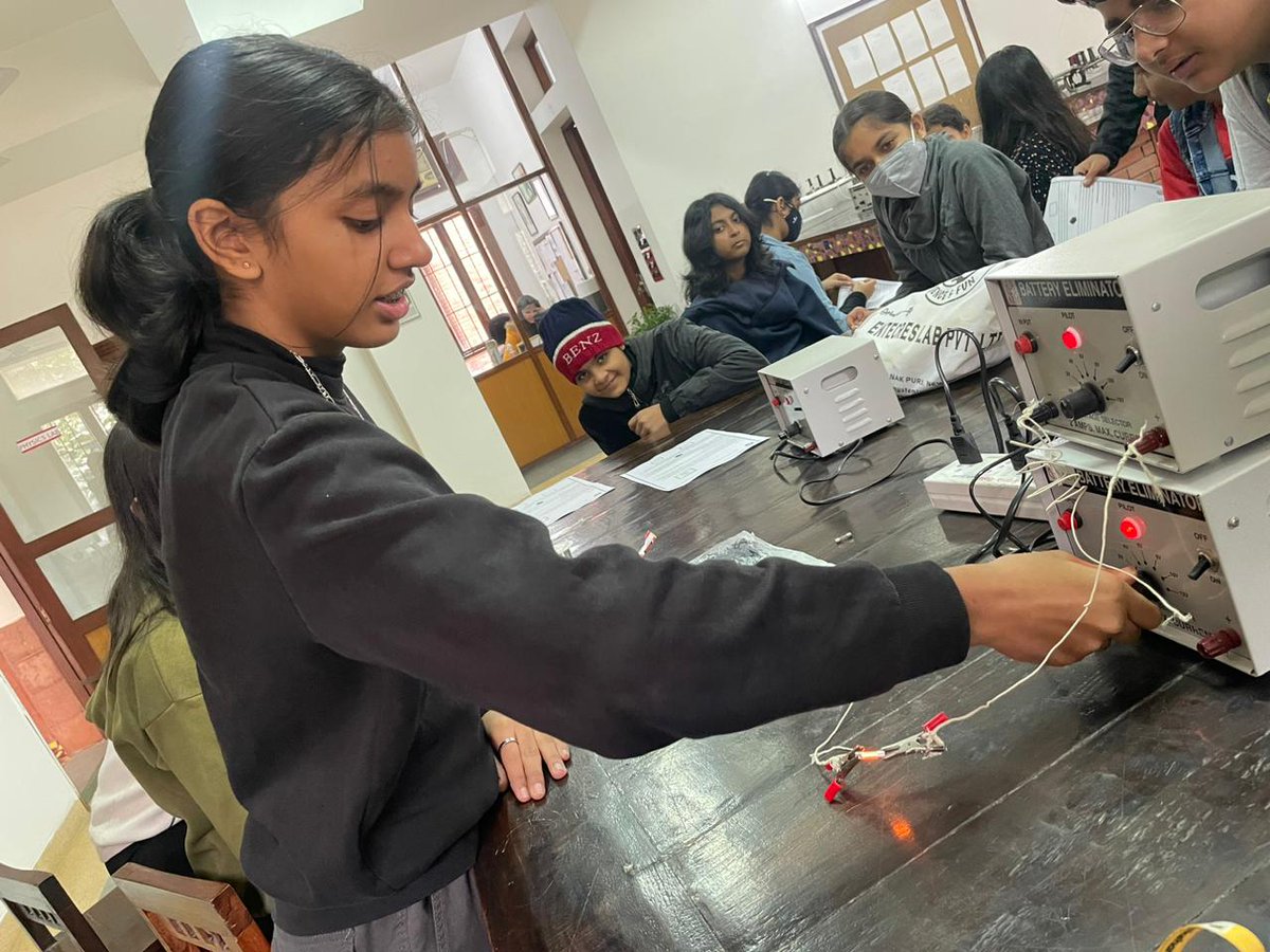 MyStemLab's tweet photo. Students of grade 8 of Shikshantar understand role of fuse in house circuits by performing STEM activity.
#stemcamp #stem #stemeducationforkids #stemeducation #scienceforkids #sciencefun #science #stemeducation #mystemlab #schools #indianschools #school #childrenactivity https://t.co/dFpYPkwzm0