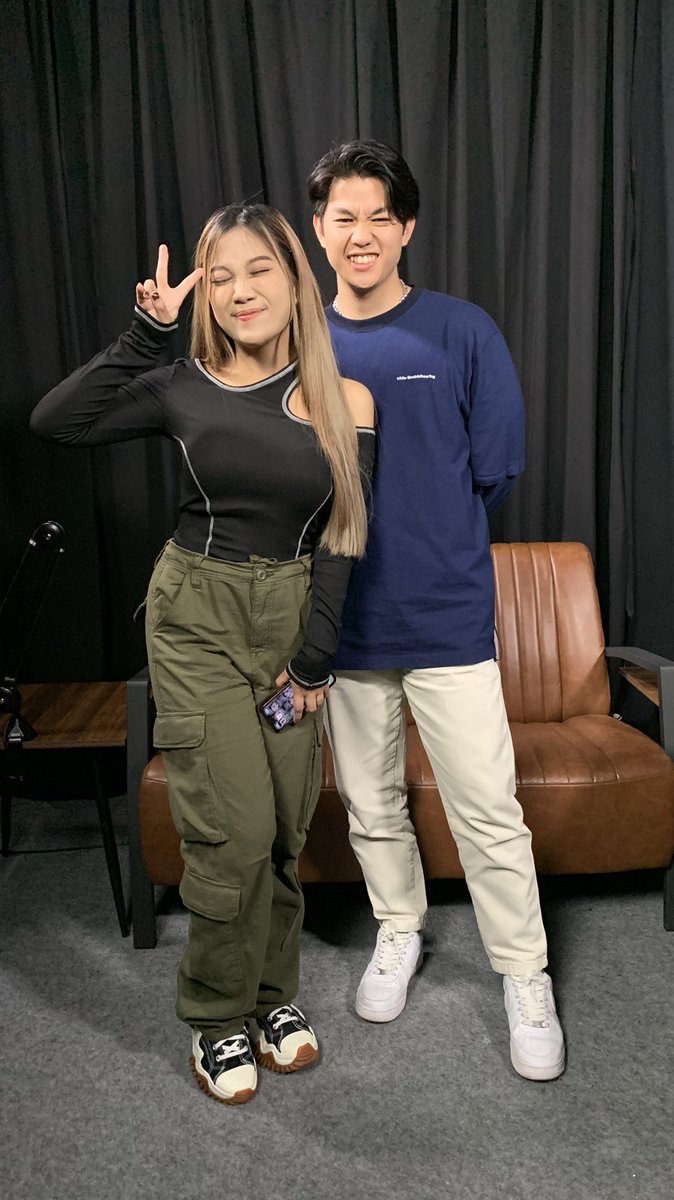 Dua alumni ajang pencarian bakat, Alden dan Aw~ Della bakal ngobrol bareng di Podcast Versus💫

Nantikan SEGERA Hanya di Youtube OPRA Entertainment🎬