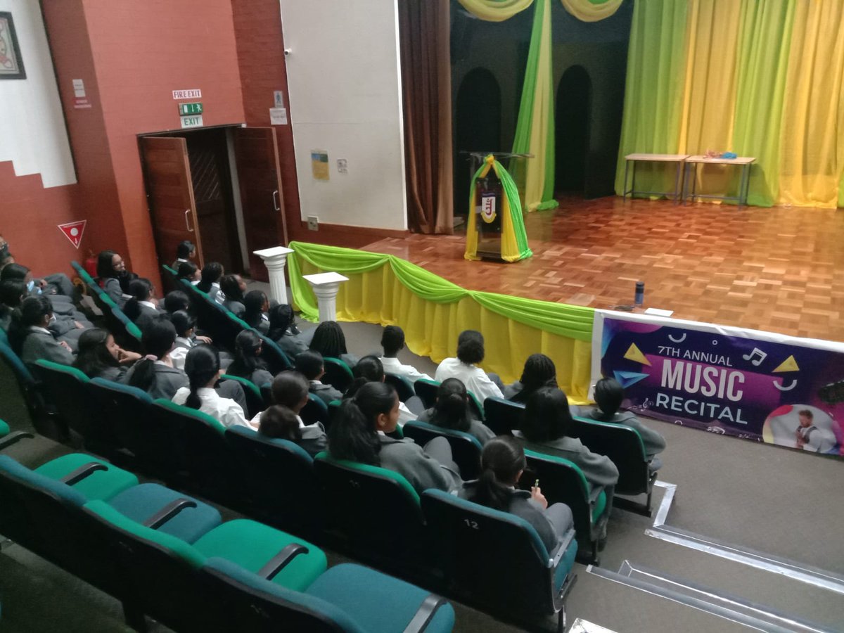 OA_Nairobi's tweet image. JUNIOR HIGH - Year 7 puberty talk for the girls

“When you give joy to other people, you get more joy in return. You should give a good thought to happiness that you can give out.”
— Eleanor Roosevelt

#oshwalacademynaiorbi #juniorhigh #pubertytalks #studentsmotivation #staysafe