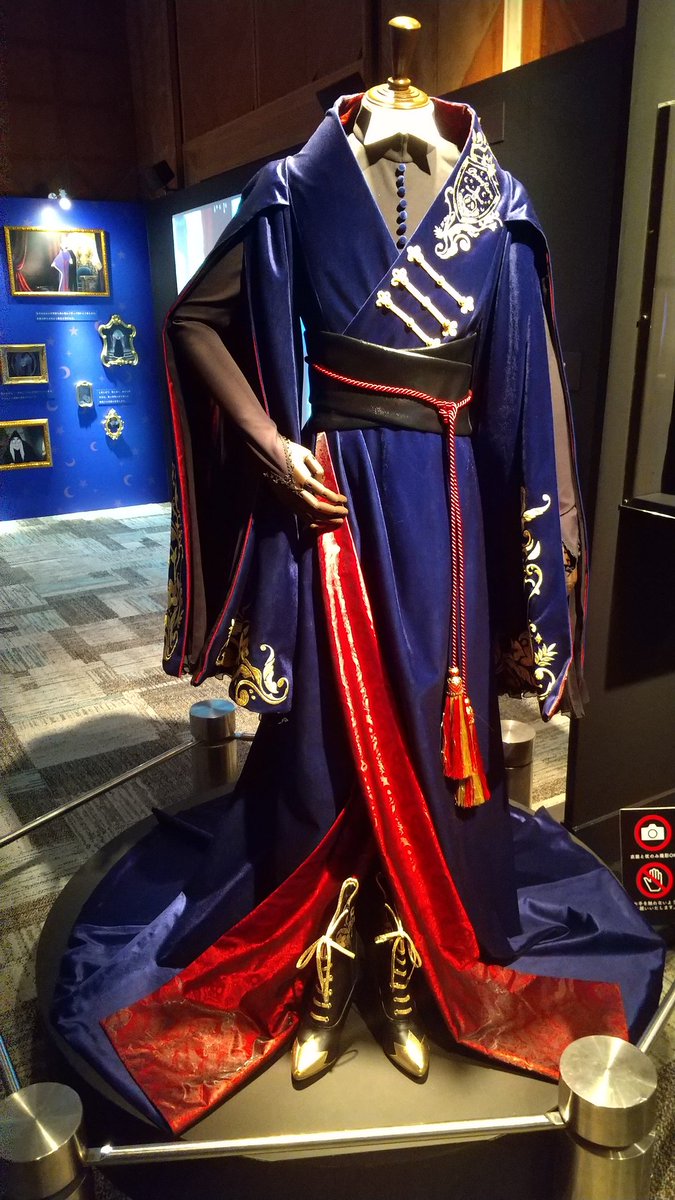 YK4223's tweet photo. 昨日、名古屋のツイステッドワンダーランド展に行ってきました。各寮長達の衣装が素敵でした🤩 #ツイステッドワンダーランド展  #ツイステ展  #ツイステッドワンダーランド  #ツイステ https://t.co/6PDQ4Fvlul