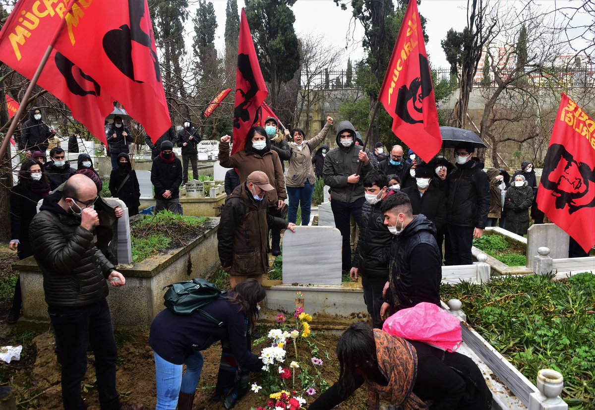Düşmanla uzlaşmaz tavrın, devrime olan bağlılığın, tüm zorluklara rağmen  bitmek tükenmek bilmeyen enerjin ile devrimi büyütmeye çalışan pratiklerin, yoldaşlık ilişkilerin bizlere yol göstermeye devam ediyor! Söz olsun, senin kavganı zafere taşıyacağız!
Vefa Yoldaş Ölümsüzdür!