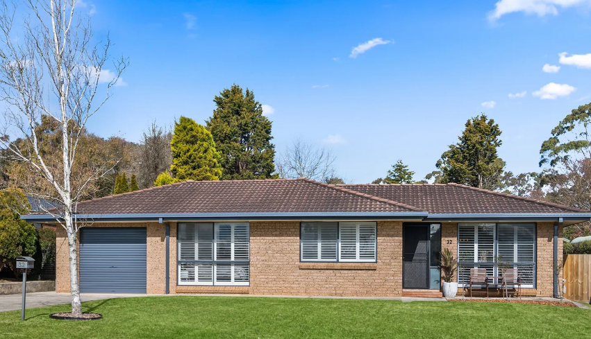 BowralAustralia's tweet photo. Newly renovated modern family home in 32 William Street, Mittagong, NSW 2575
$700 per week

Check link here: https://t.co/I8mOsO5XeK
#bowral #realty #realestate #property https://t.co/8R7WHzHh2Z
