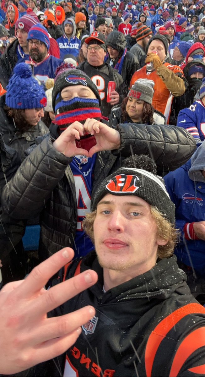 wikoff_ryland's tweet photo. More then just a game🤞 @Bengals @BuffaloBills https://t.co/Qk1qKMwrZy