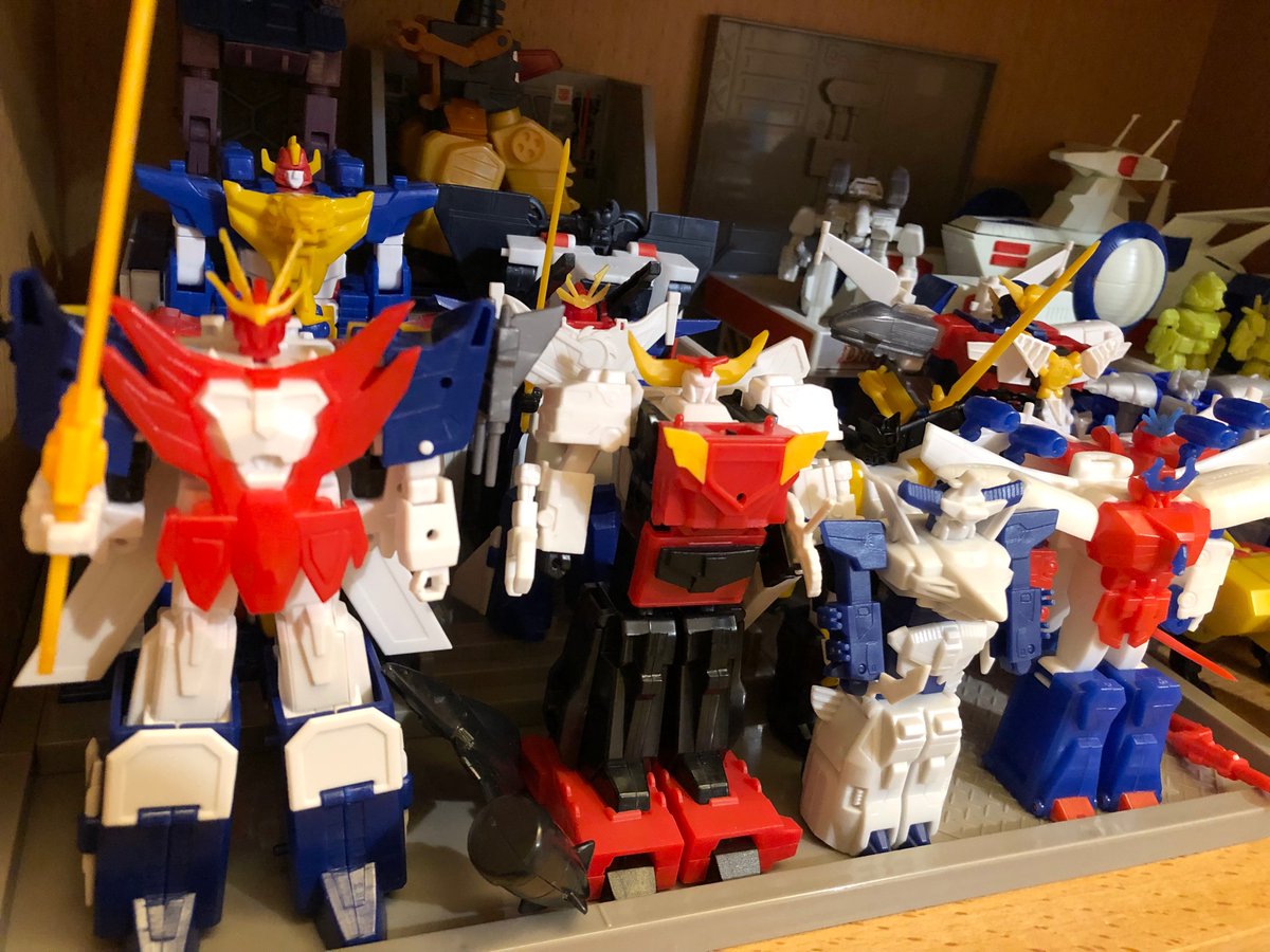 genyenchen's tweet photo. 新年 新しい天気！

#トランスフォーマーチョコ
#マシンロボ
#ミニプラ
#Transformerschoco
#BraveSeries
#GoBots
#MachineRobo
#toycollection
#kabaya
#candytoys
#capsuletoys
#gashapon https://t.co/4dxChtGR6y
