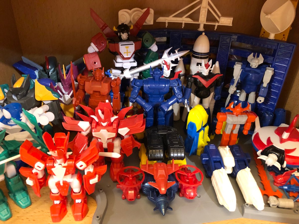 genyenchen's tweet photo. 新年 新しい天気！

#トランスフォーマーチョコ
#マシンロボ
#ミニプラ
#Transformerschoco
#BraveSeries
#GoBots
#MachineRobo
#toycollection
#kabaya
#candytoys
#capsuletoys
#gashapon https://t.co/4dxChtGR6y
